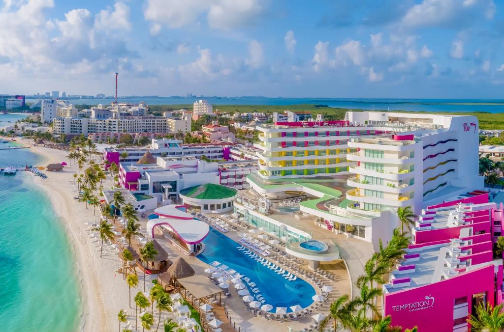 Can't Miss Swingers Resorts in Cancun | Travel Yucatan